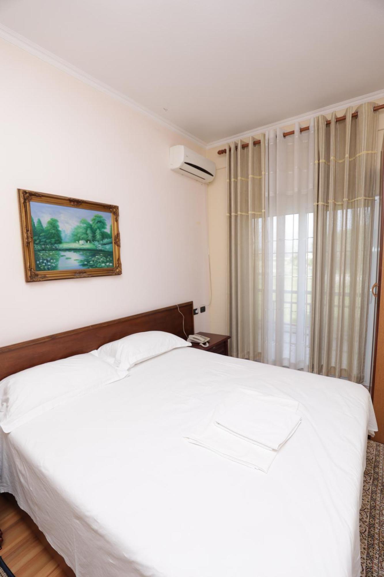 Mema Hotel Mirash